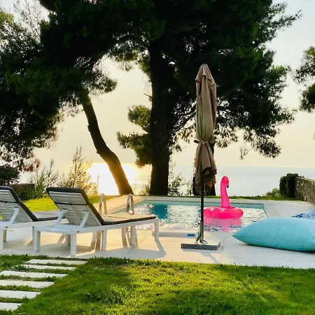 Dream - Luxury Elani